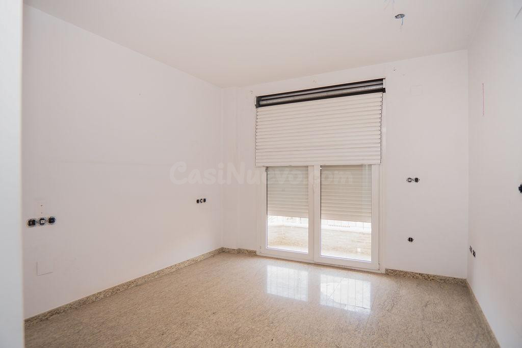Gran superficie + versatilidad: Local mas vivienda  con  gra - foto 2