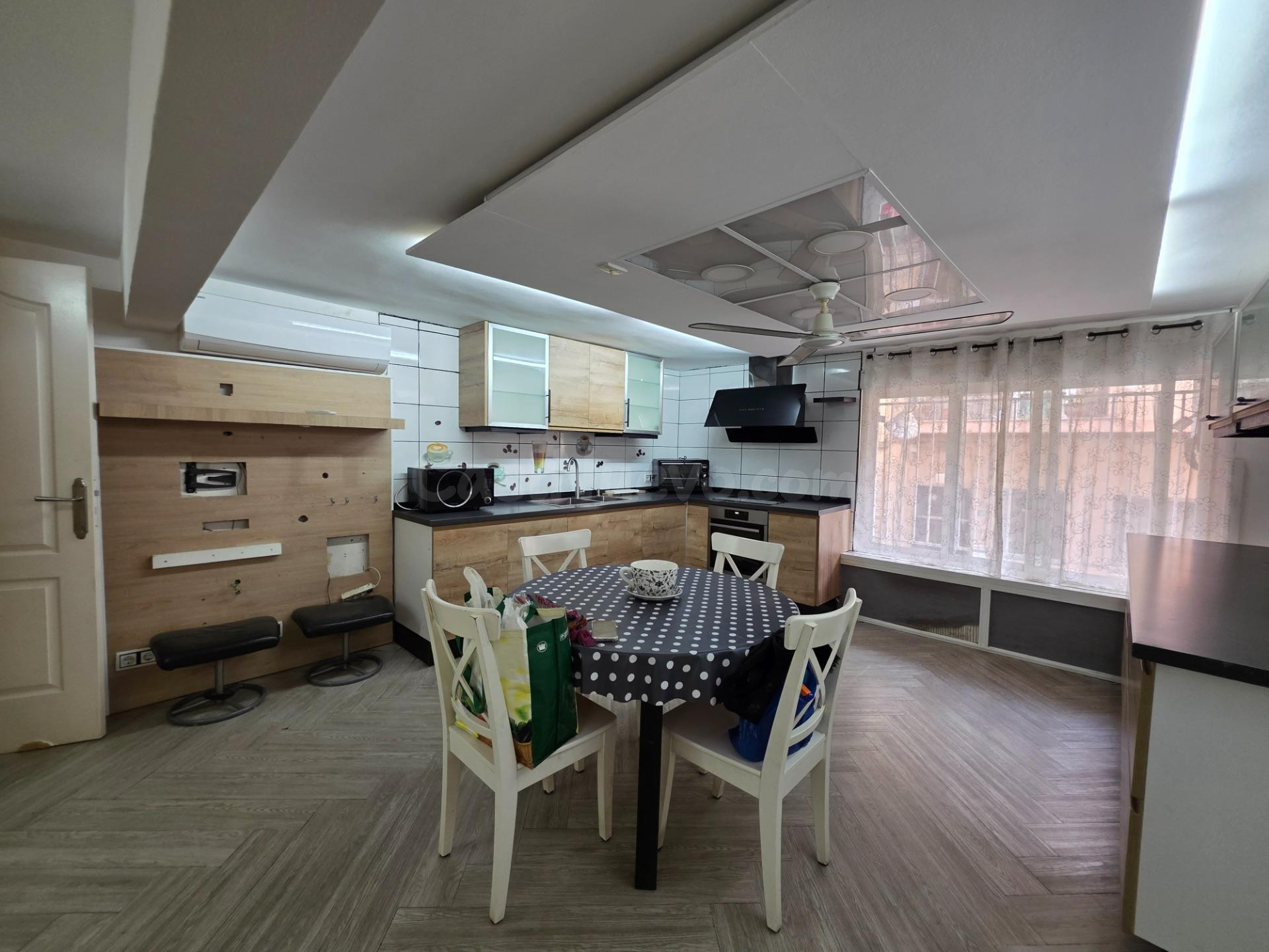 LOCAL + LOFT EN EL BARRIO DEL PLA
