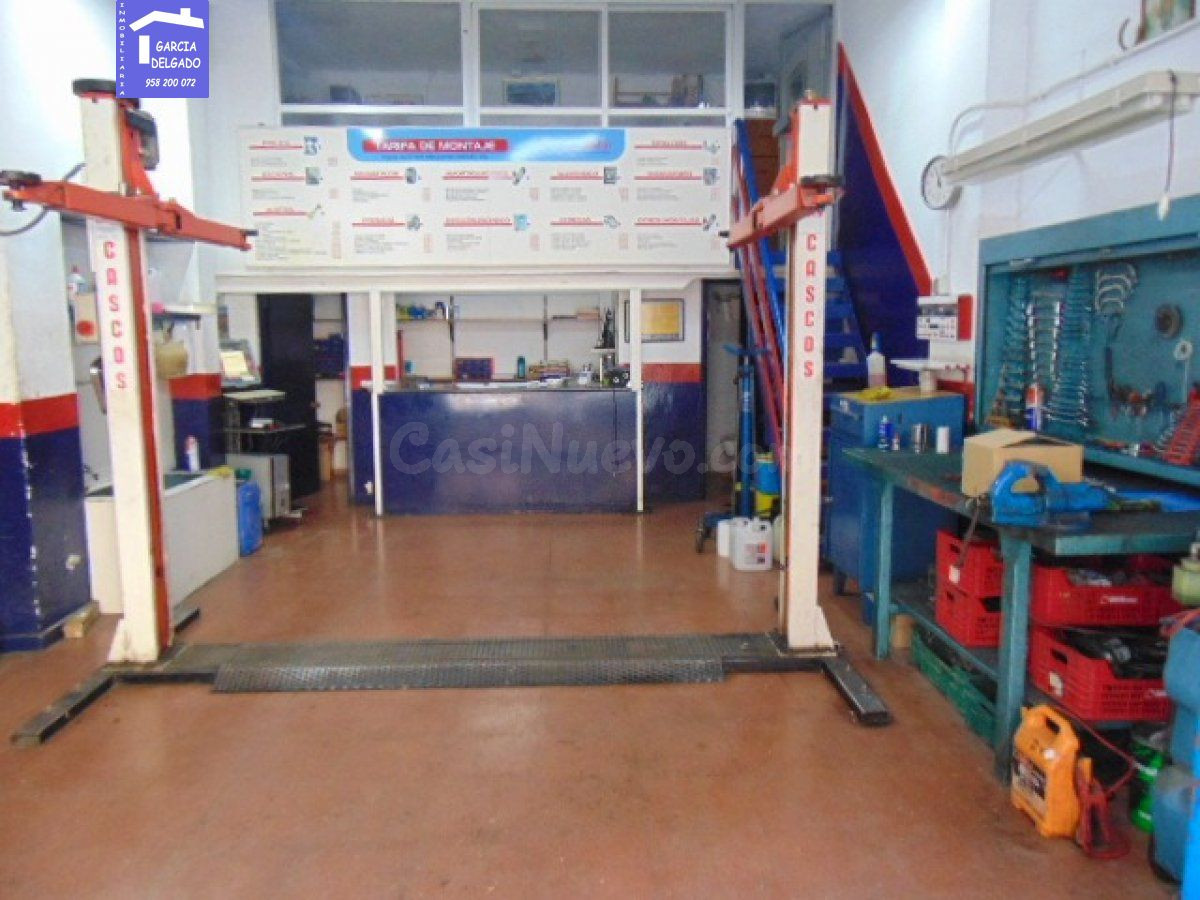 Inmobiliaria Garcia Delgado alquila taller-mecanica actualmente en funcionamiento.