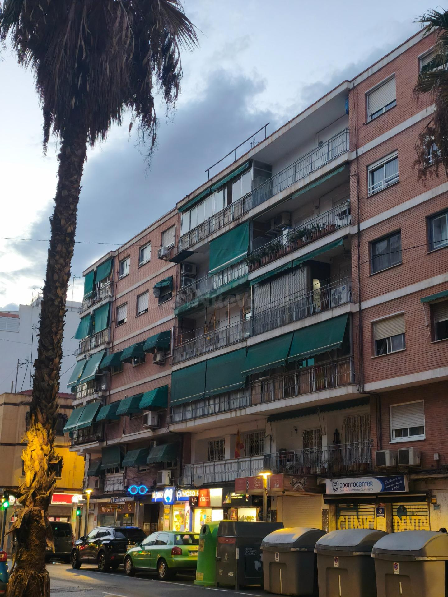 PISO DE 3 habitaciones Y 2 BAÑOS CON ASCENSOR EN CALLE PINOS