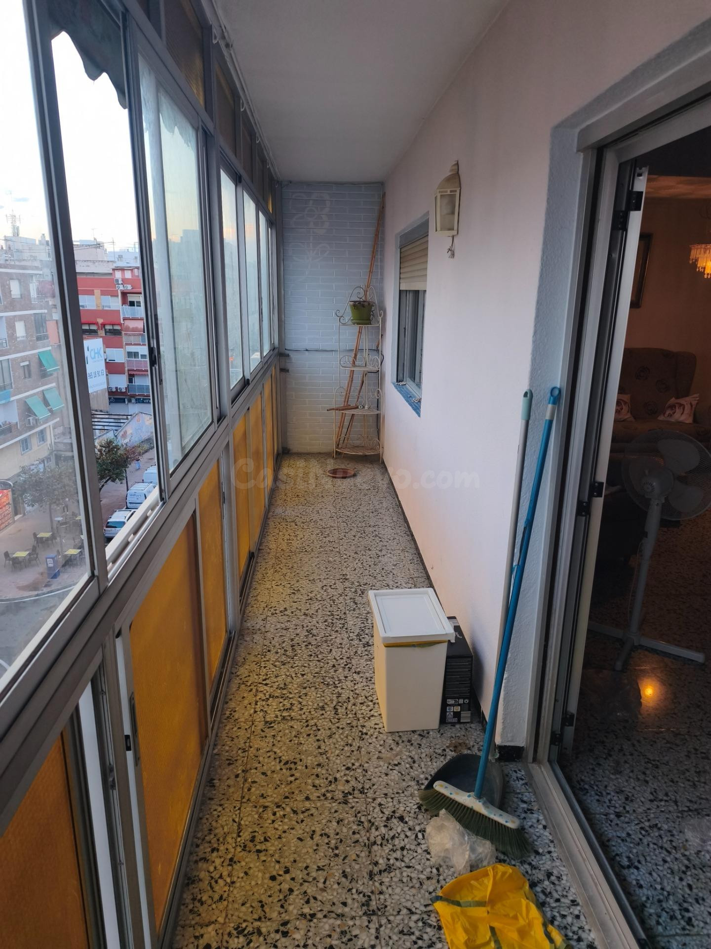 PISO DE 3 habitaciones Y 2 BAÑOS CON ASCENSOR EN CALLE PINOS - foto 3
