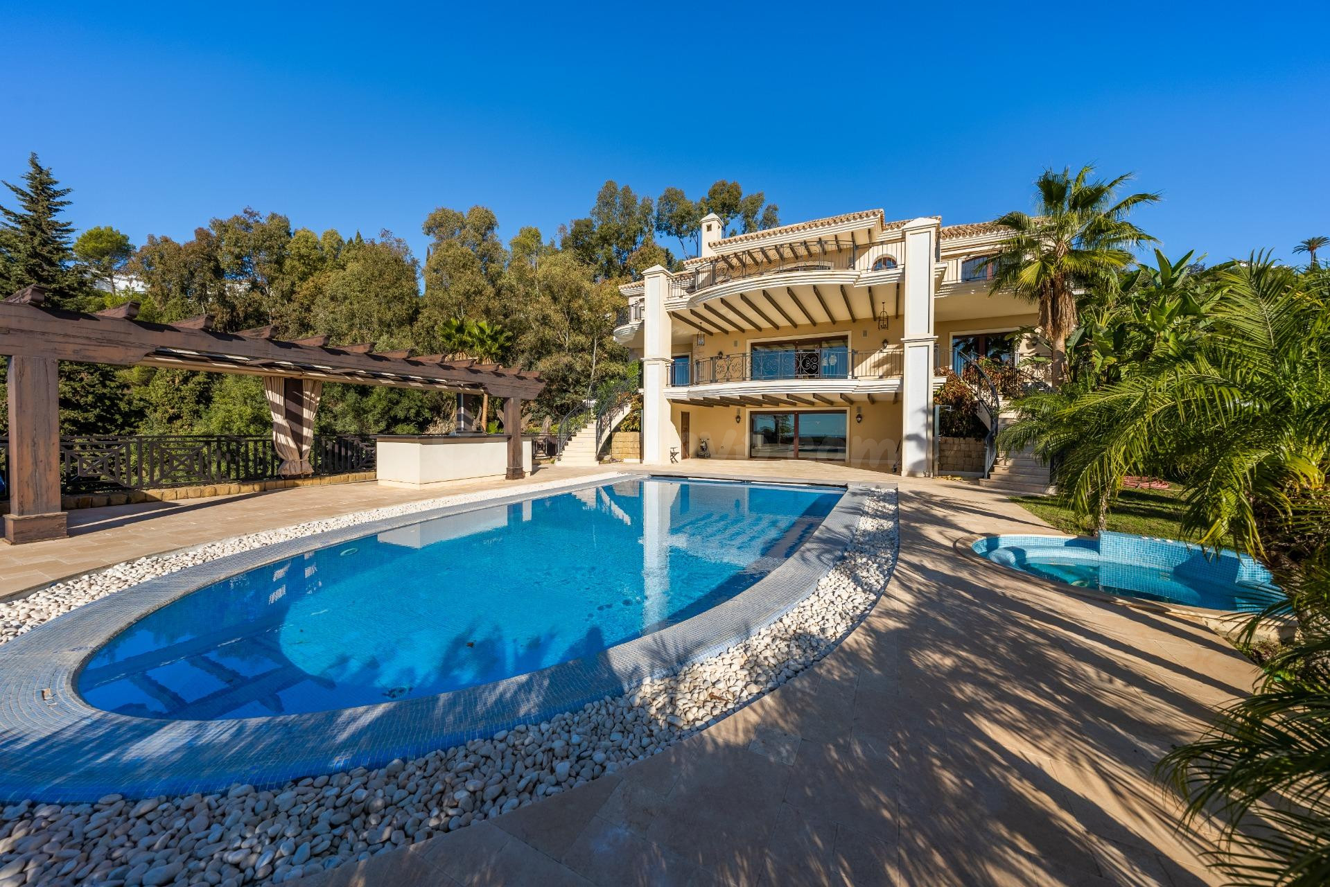 Villa de Lujo de 7 dormitorios y 7 baños con Vistas al Mar.  - foto 3