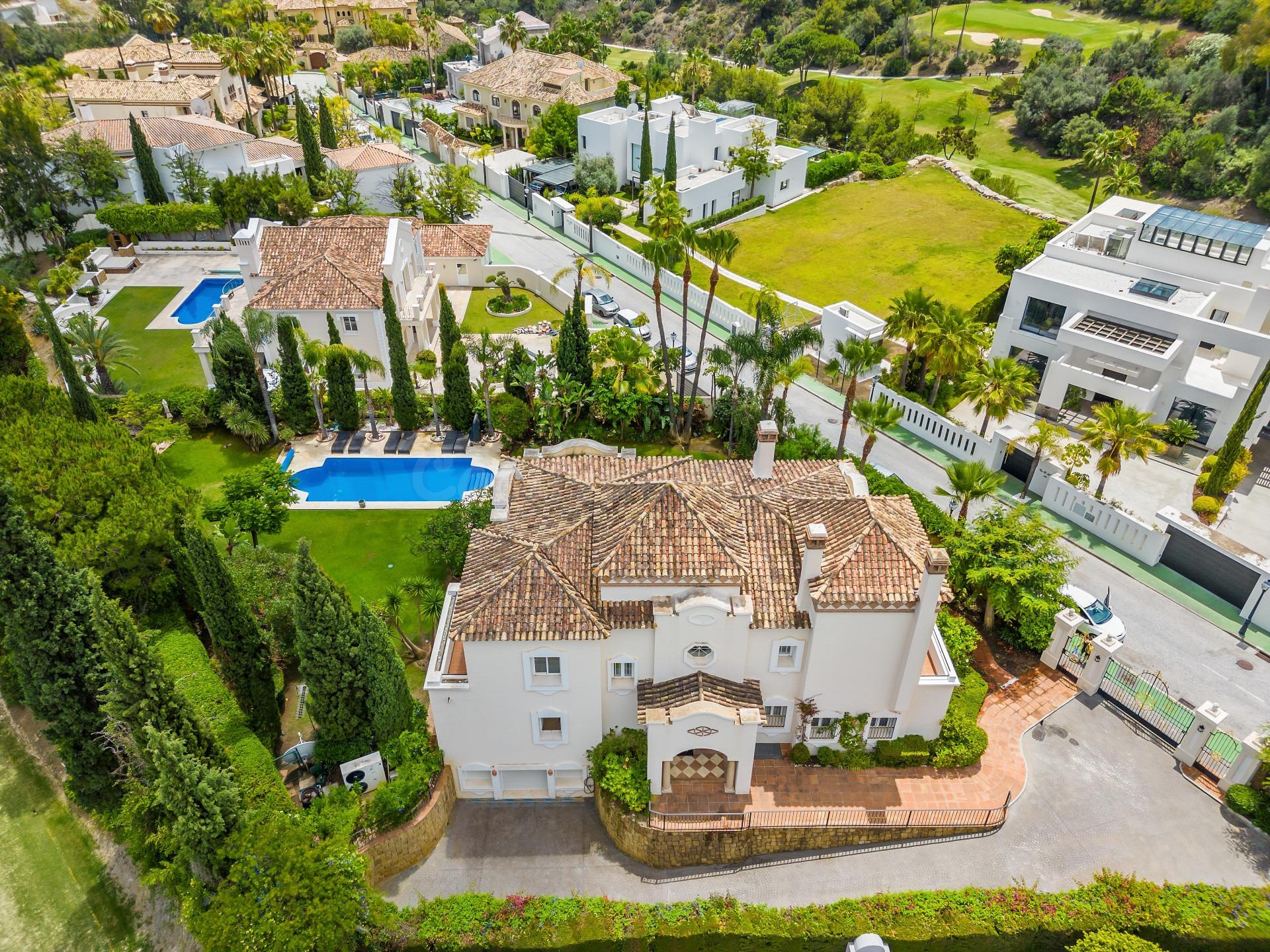Villa de lujo de 5 dormitorios y 5 baños en La Quinta, Benah - foto 2