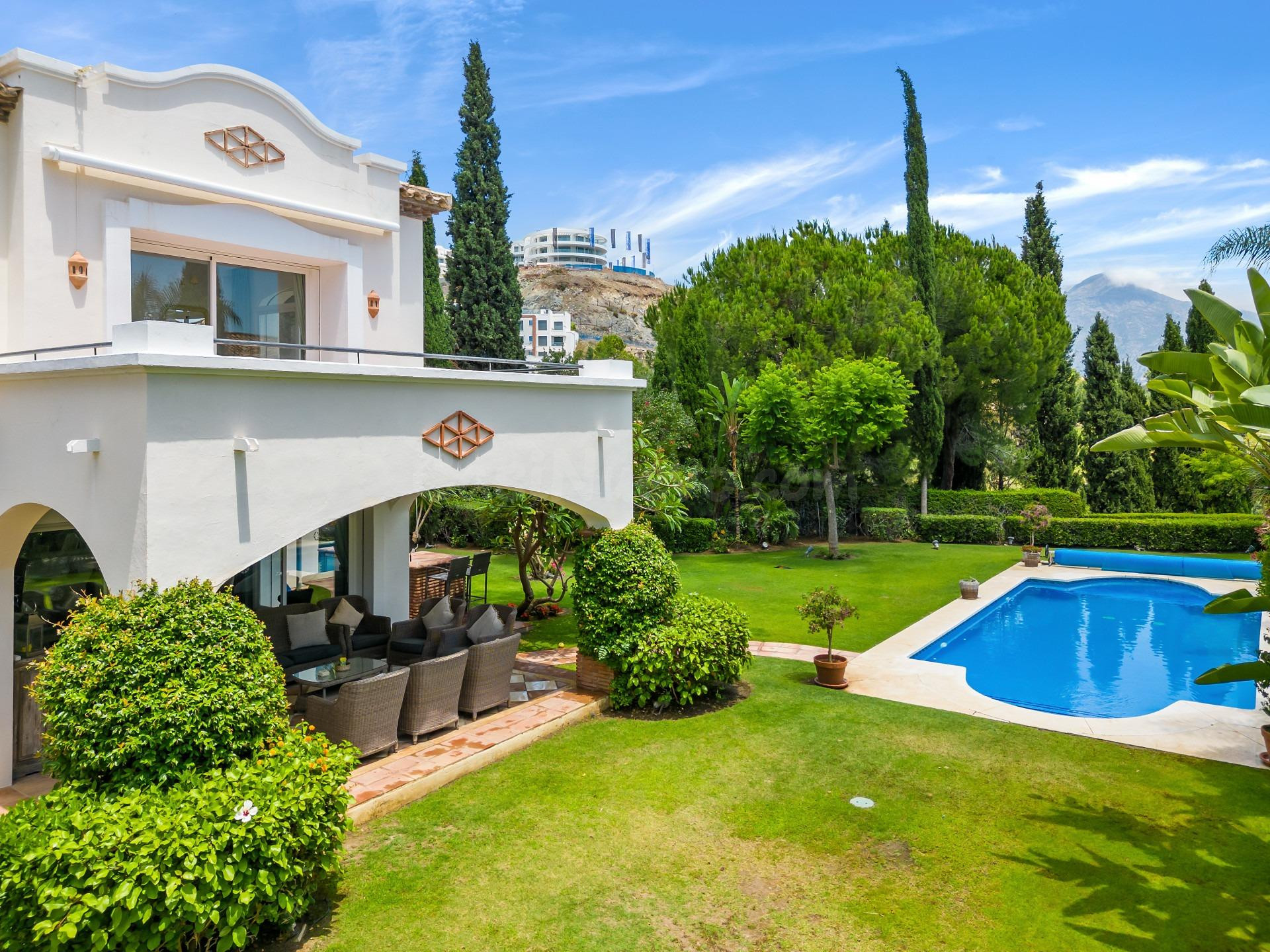 Villa de lujo de 5 dormitorios y 5 baños en La Quinta, Benah - foto 5