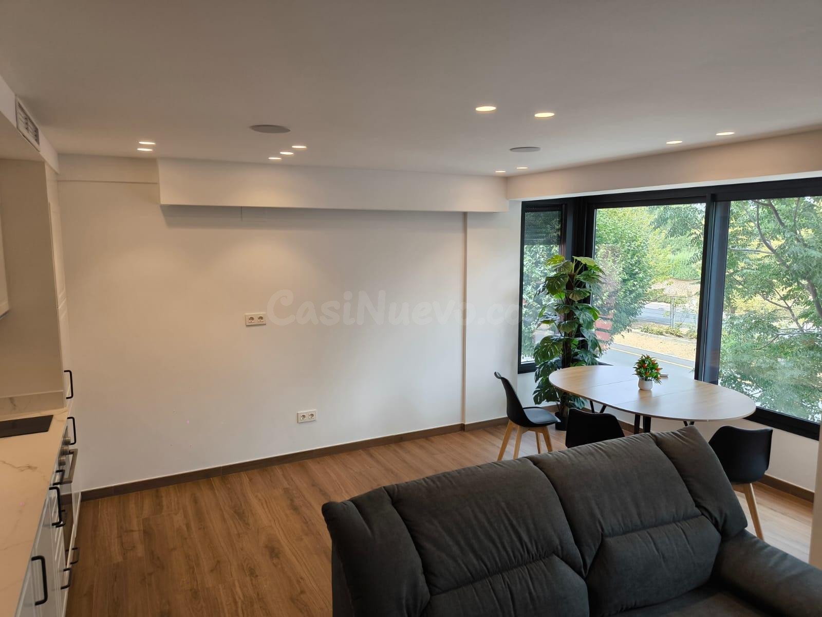 Piso de diseño a estrenar con enorme terraza en Granada (Brand-New Designer Apartment with an Expansive Terrace in Granada) - foto 4
