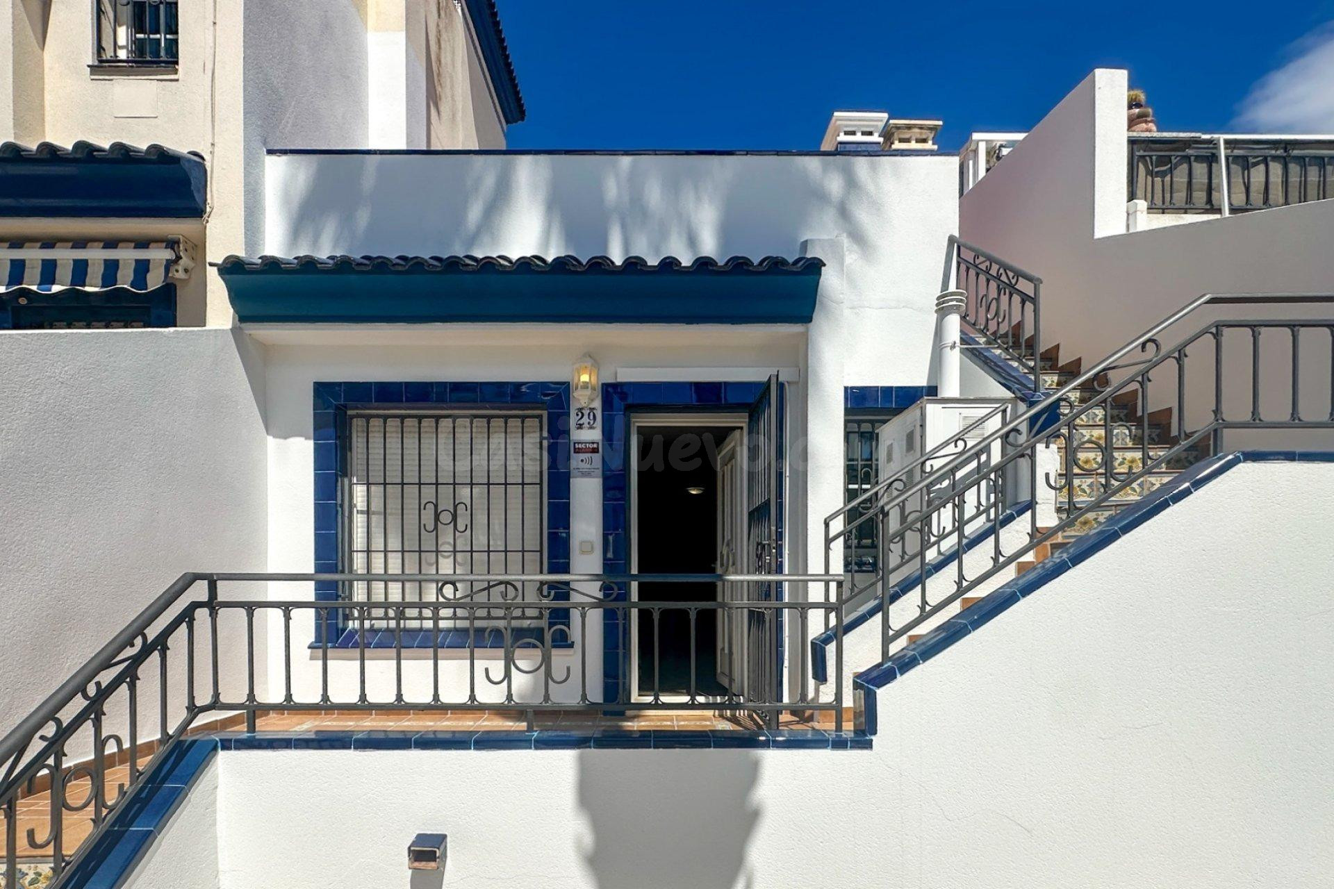 Chalet pareado en venta en Villamartín - foto 2