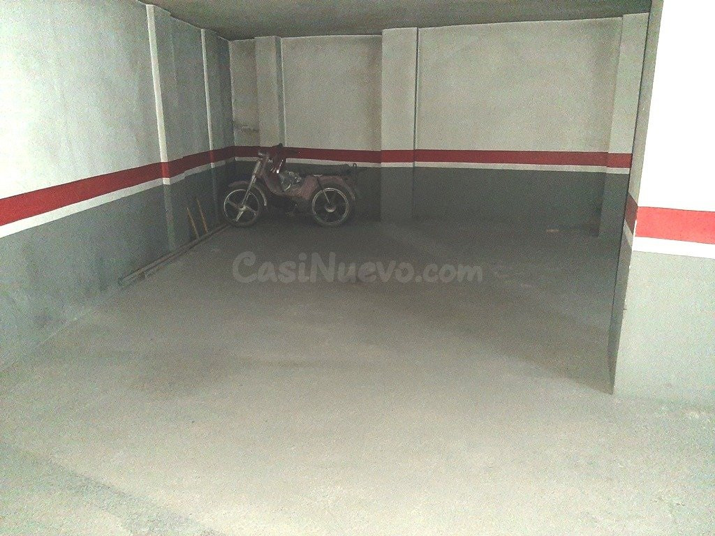 Plaza de garaje en venta en Calle San Vicente, frente a la U - foto 2