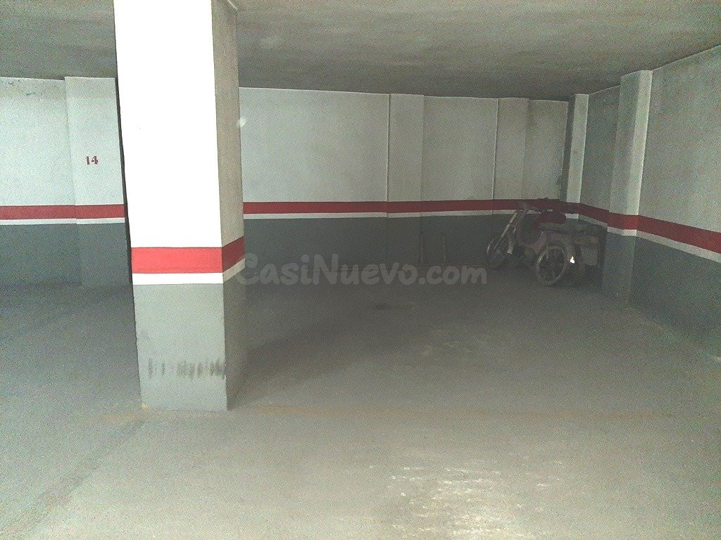 Plaza de garaje en venta en Calle San Vicente, frente a la U - foto 3