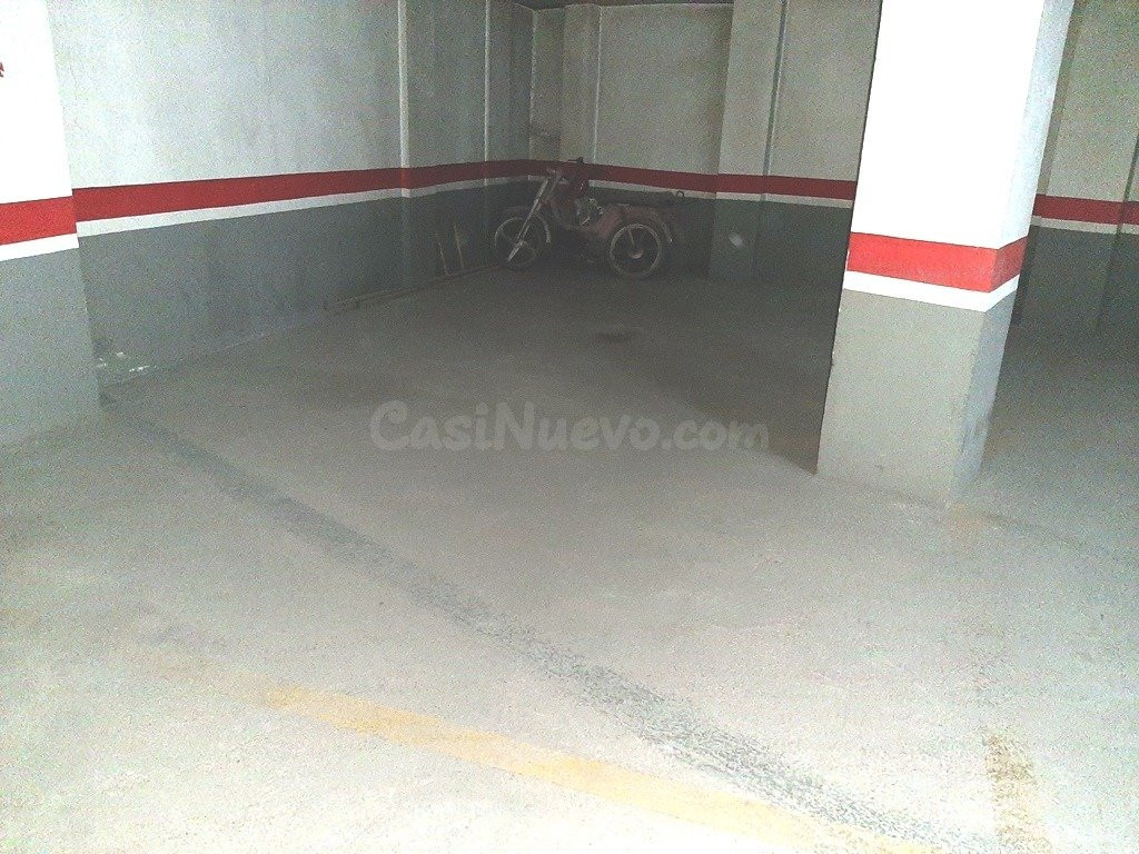 Plaza de garaje en venta en Calle San Vicente, frente a la U - foto 4