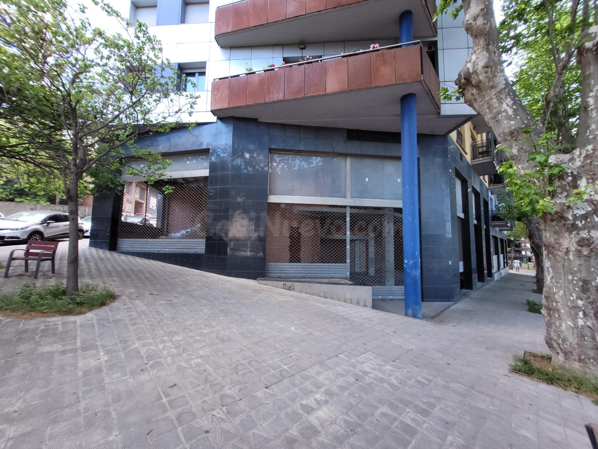 Tu negocio en un amplio local en bruto de l'Eixample de Figu - foto 2