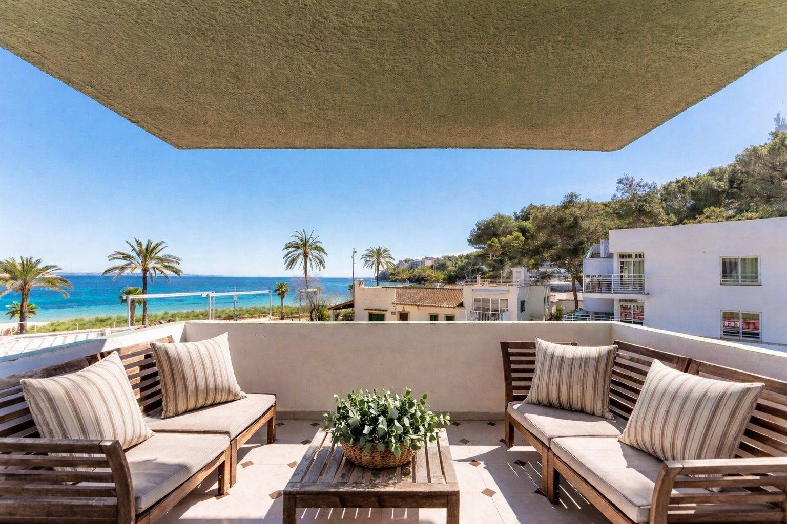 Apartamento en venta en Magaluf en primera línea de mar y ac - foto 2