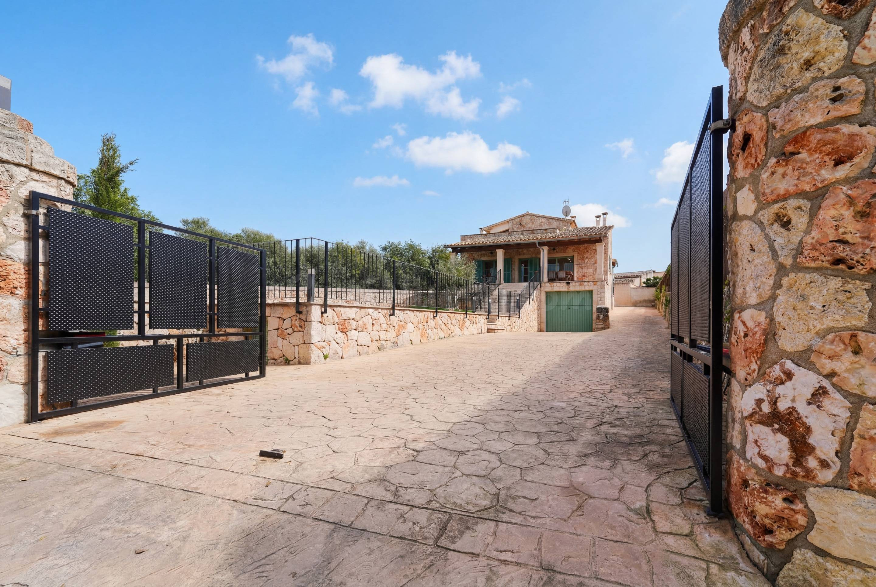 Encantadora vivienda unifamiliar con piscina y vistas abiert - foto 3