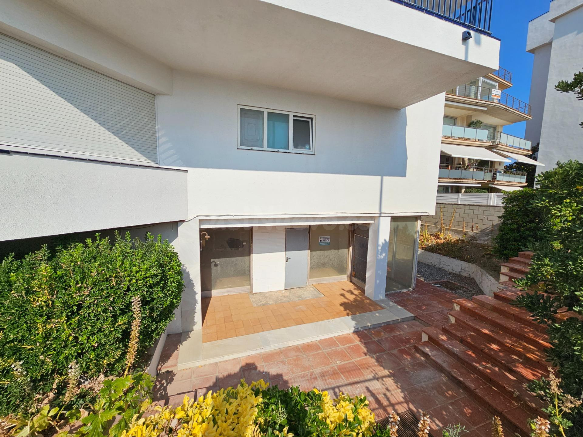 Amplio local comercial, en el Paseo marítimo de L'Escala - foto 2