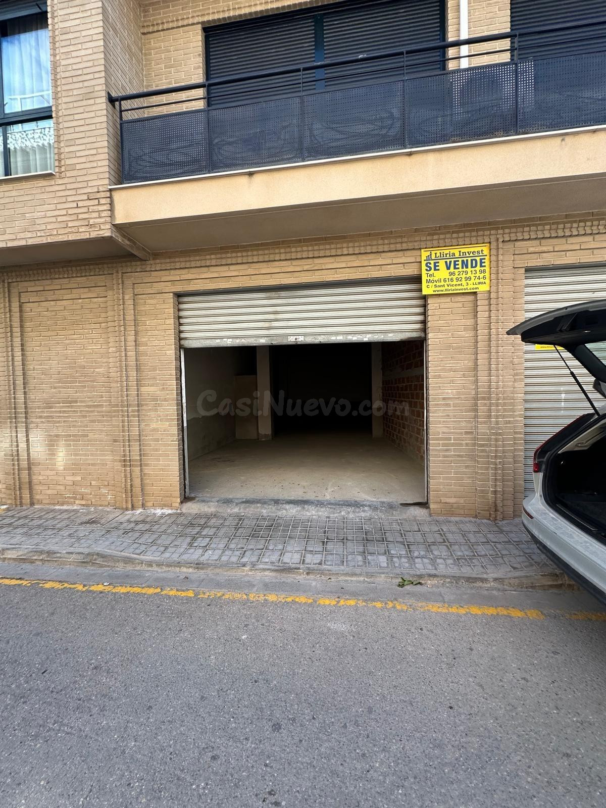 Local comercial en venta Lliria.