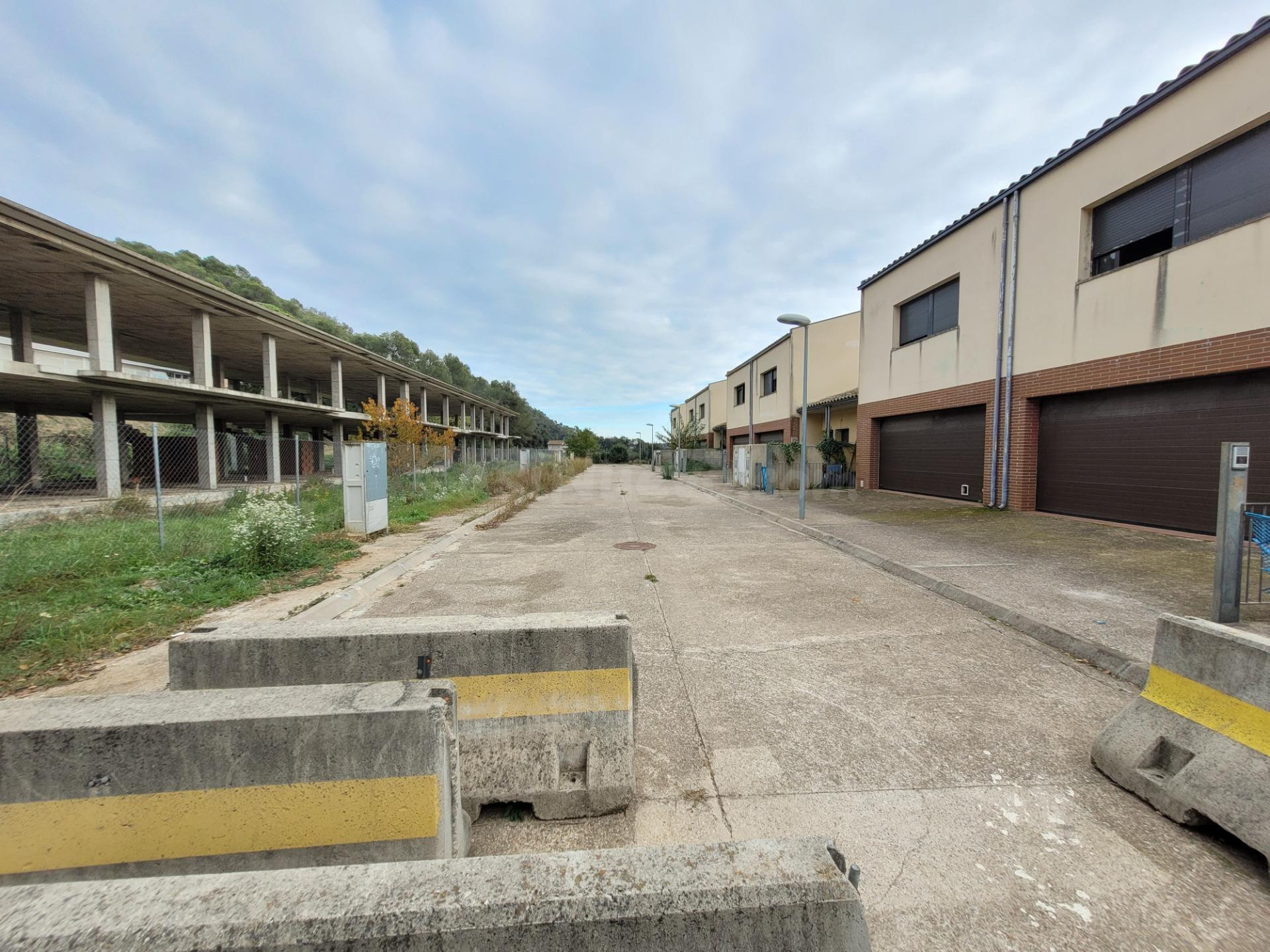 CONJUNTO URBANÍSTICO DE 21 VIVIENDAS ADOSADAS - foto 3