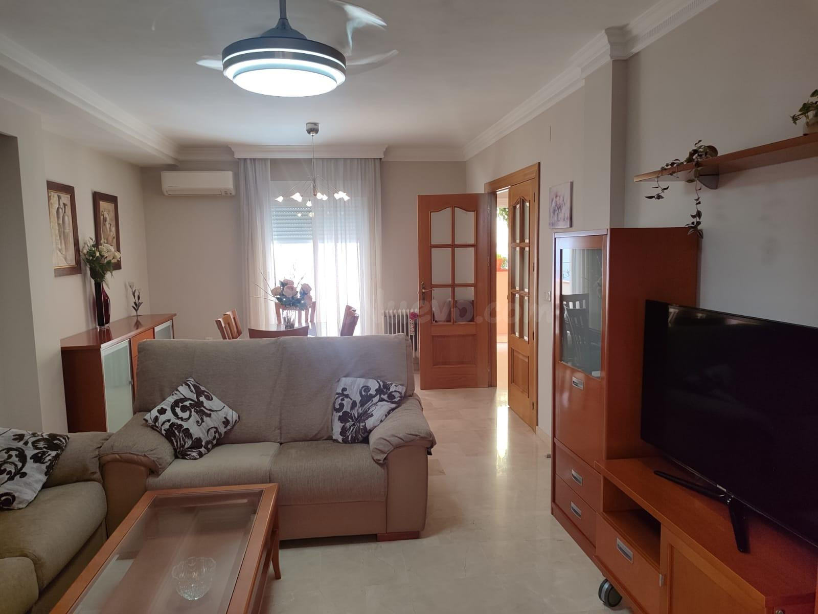Impresionante Casa en Alquiler en la Chana - ¡Tu Nuevo Hogar - foto 2