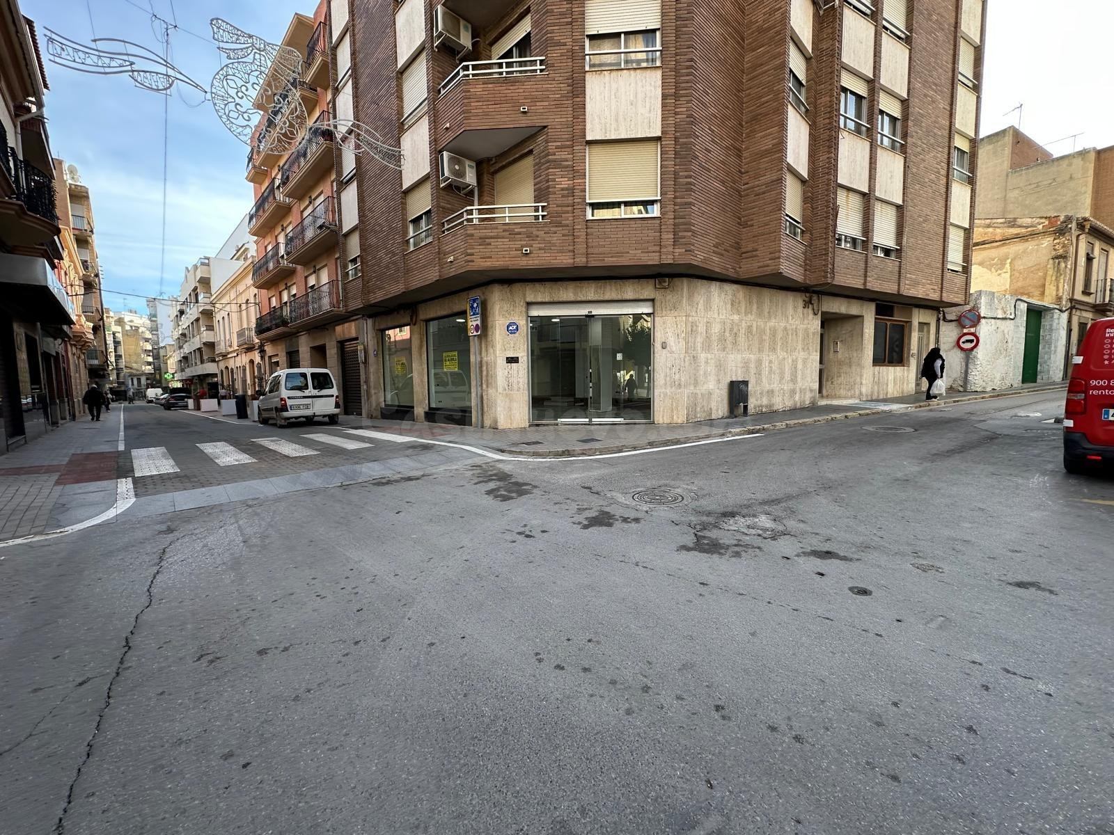 Local comercial en Alquiler en Lliria