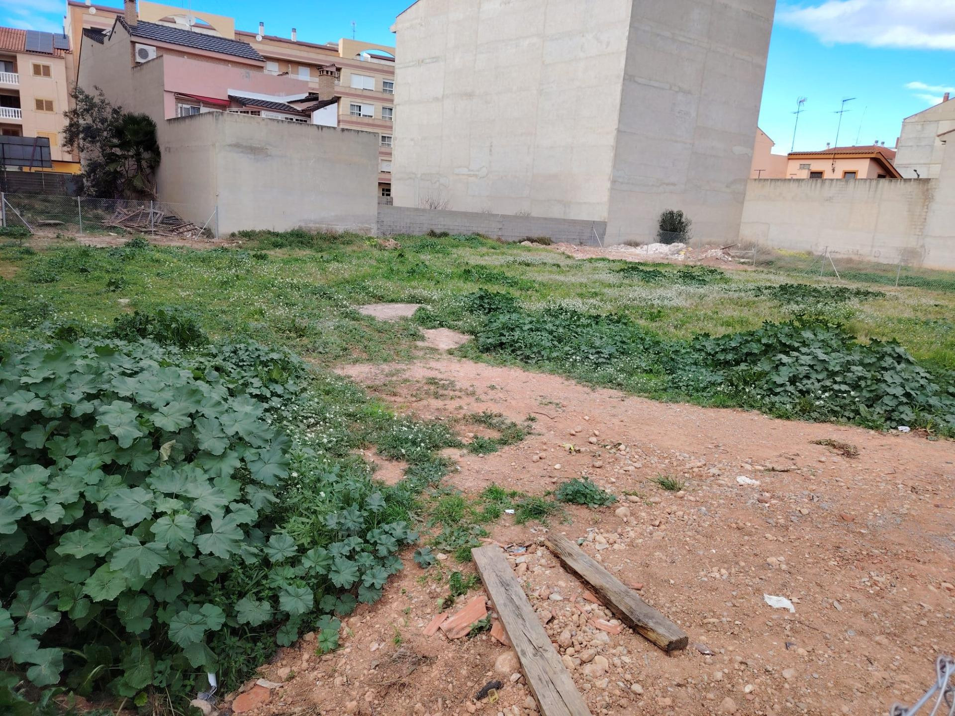 SE VENDE SOLAR EDIFICABLE EN LA POBLA DE VALLBONA - foto 5
