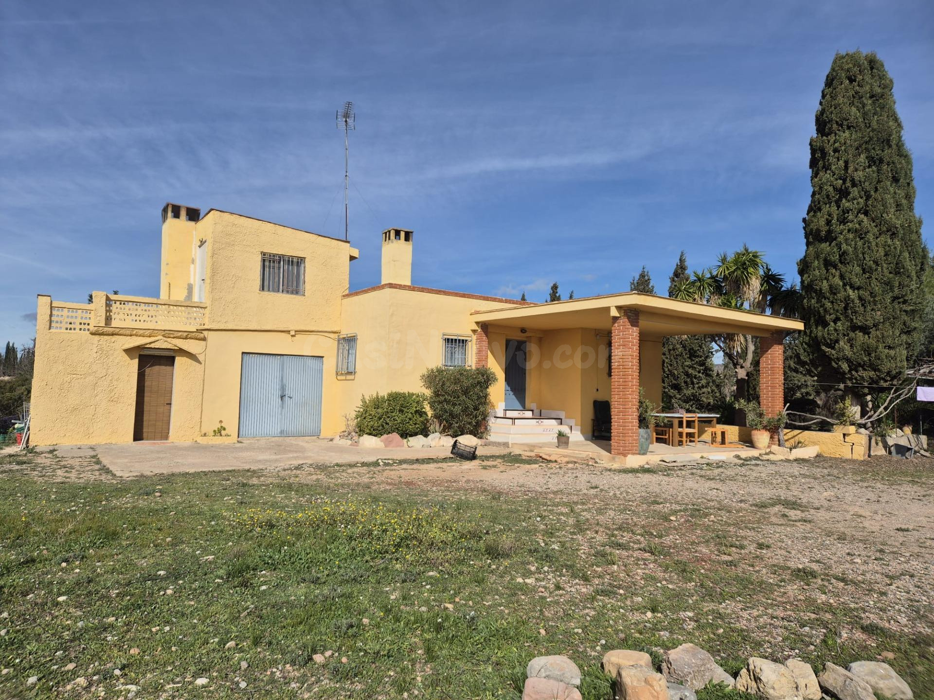 CASA DE CAMPO CON 20636M2 DE TERRENO