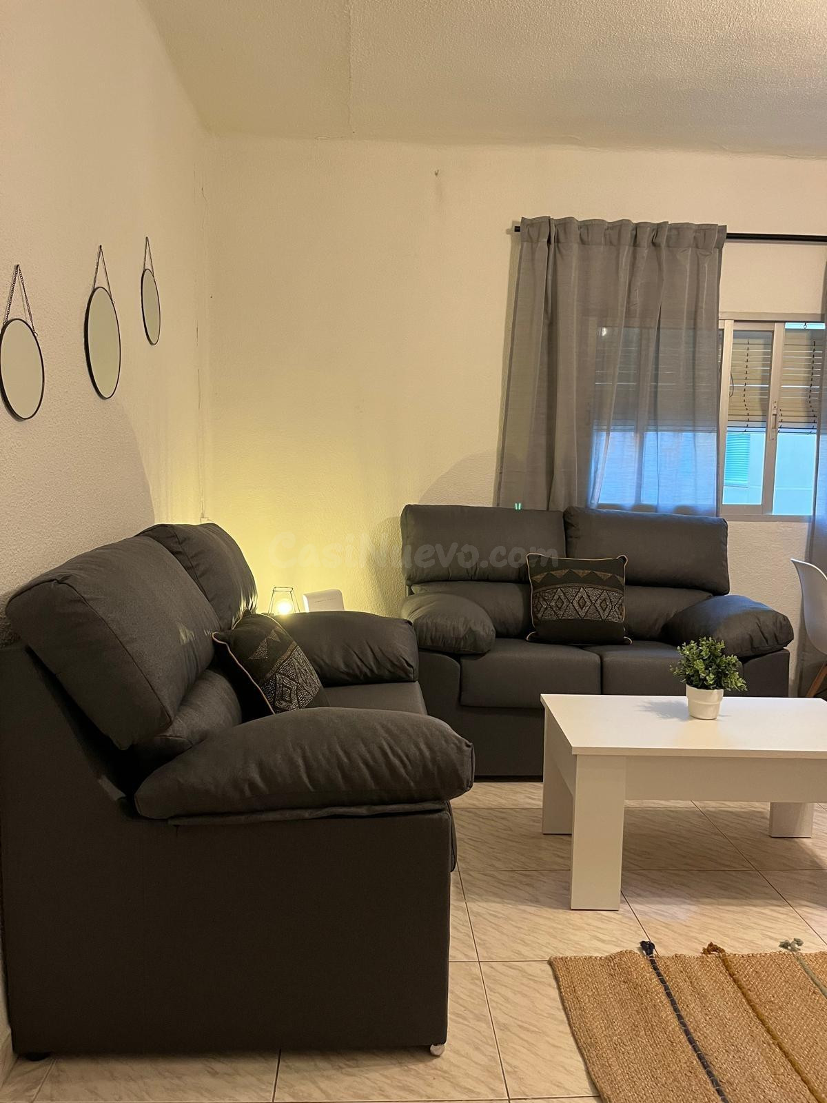 SE ALQUILA HABITACIÓN EN LA CHANA - foto 2