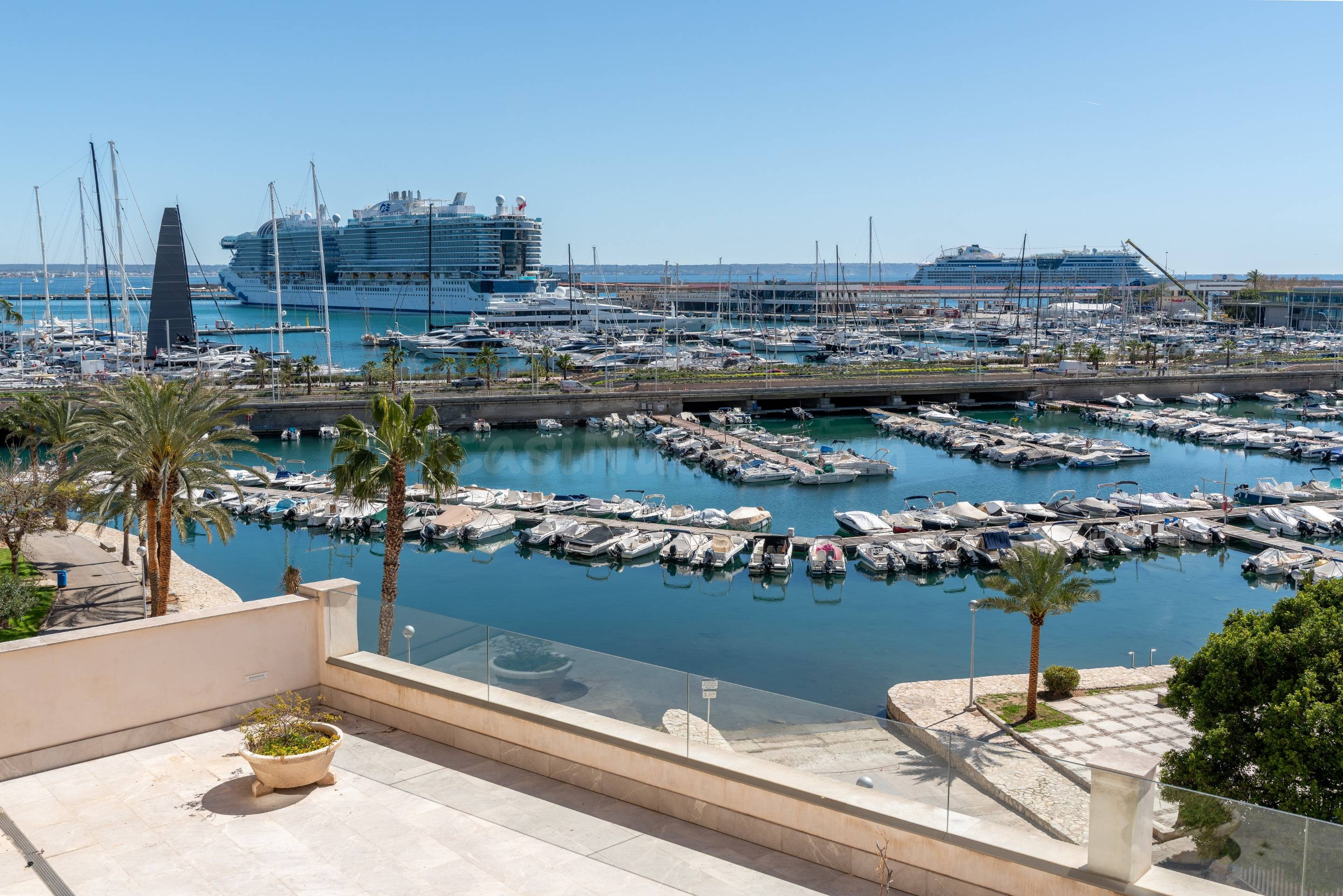 Espectacular piso con terraza y vistas al puerto en Can Bárb - foto 3