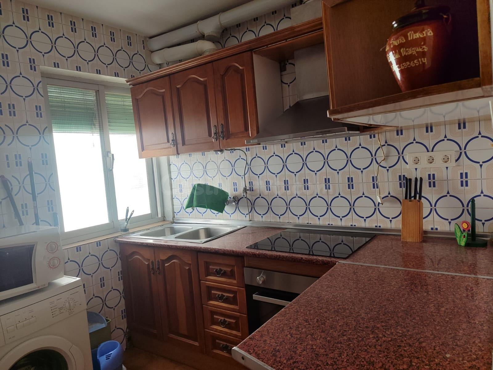 Amplio Piso de Alquiler en La Chana, Granada - €1000/mes - foto 5