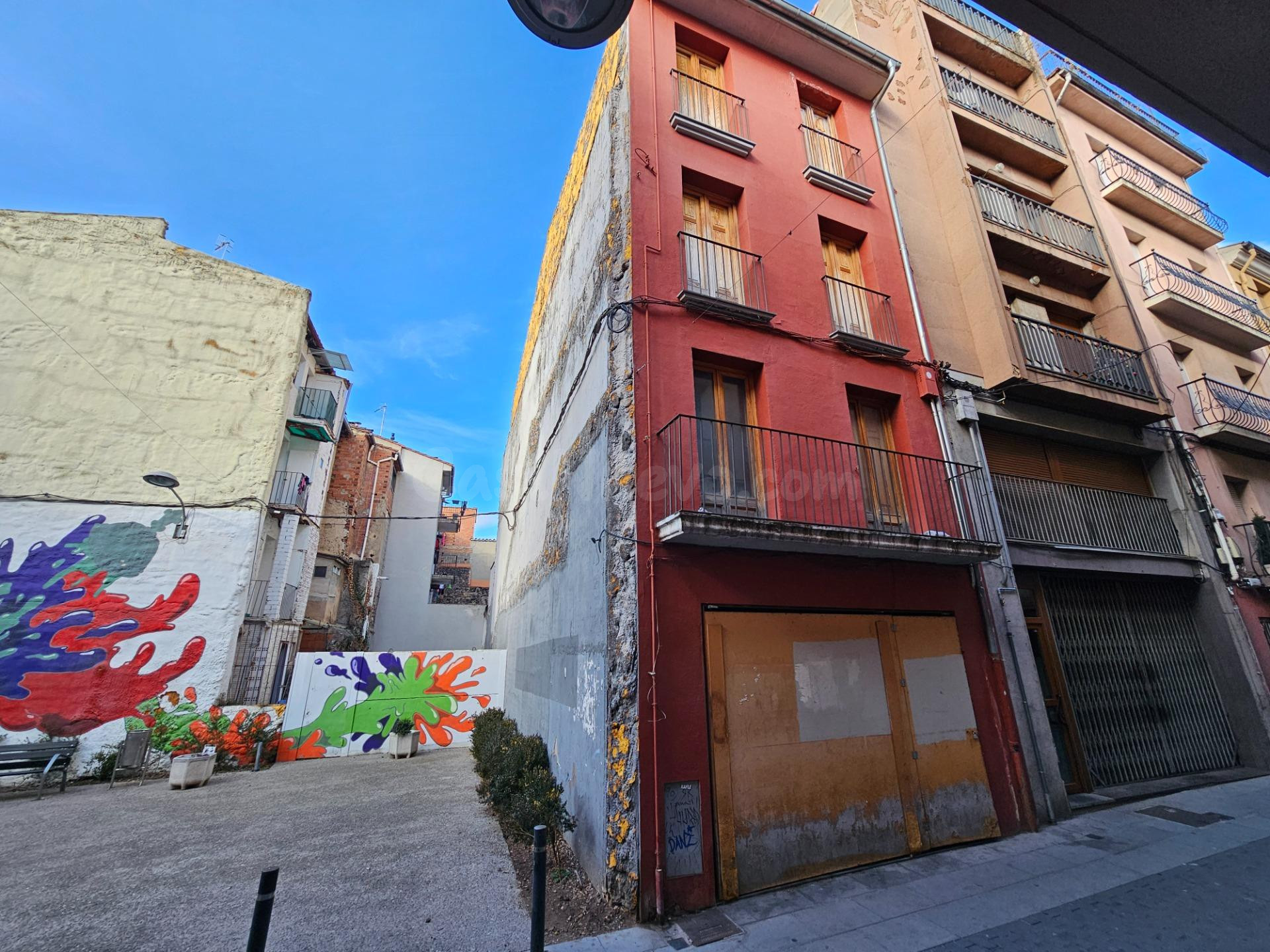 Edificio para reformar en el centro de Olot