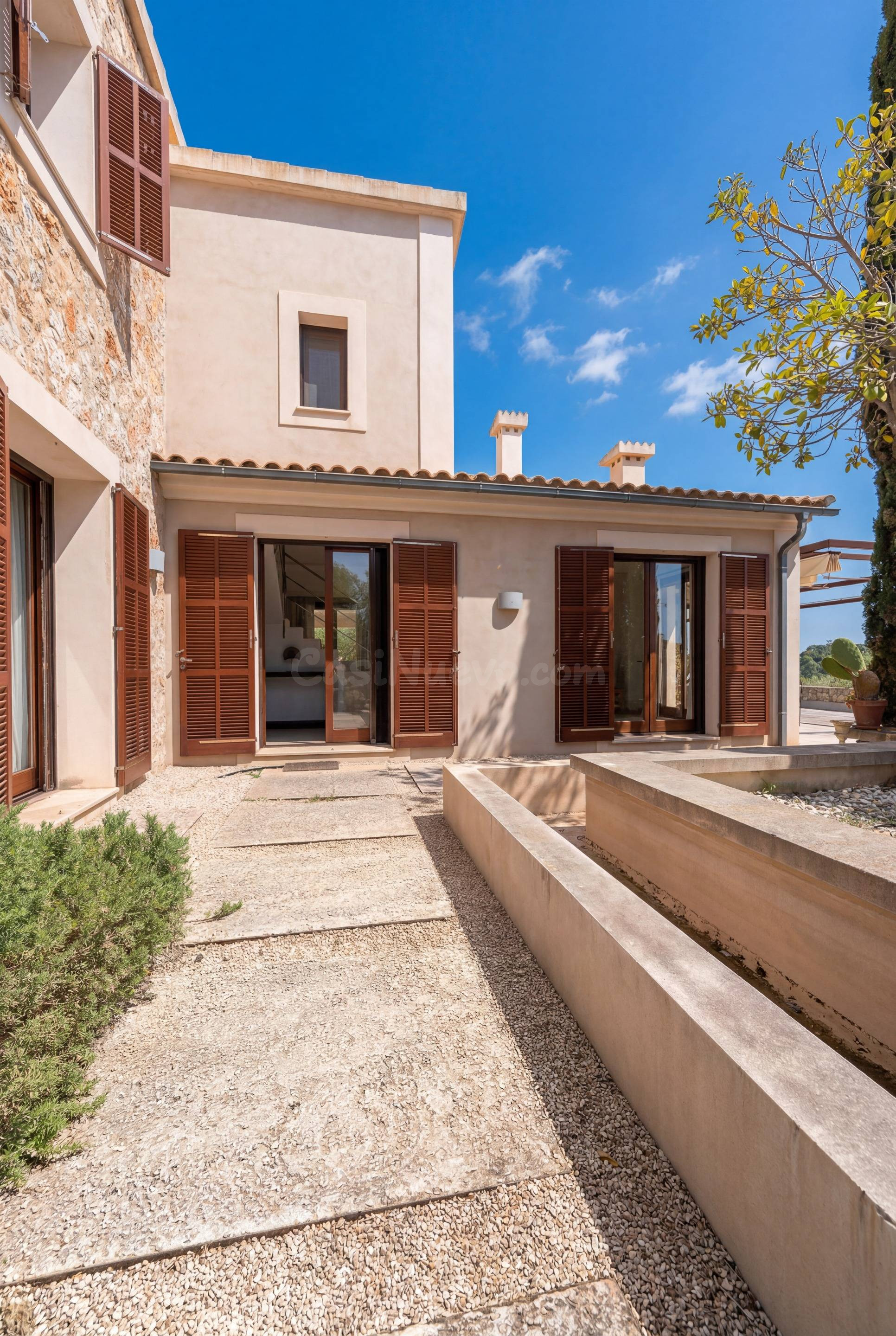 Exclusiva finca rústica con vivienda de diseño, piscina y má - foto 4