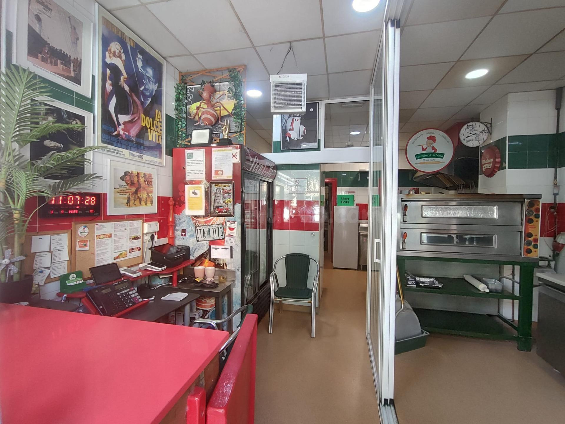 ¡Oportunidad Única! Traspaso de Pizzería en el Zaidín ✨