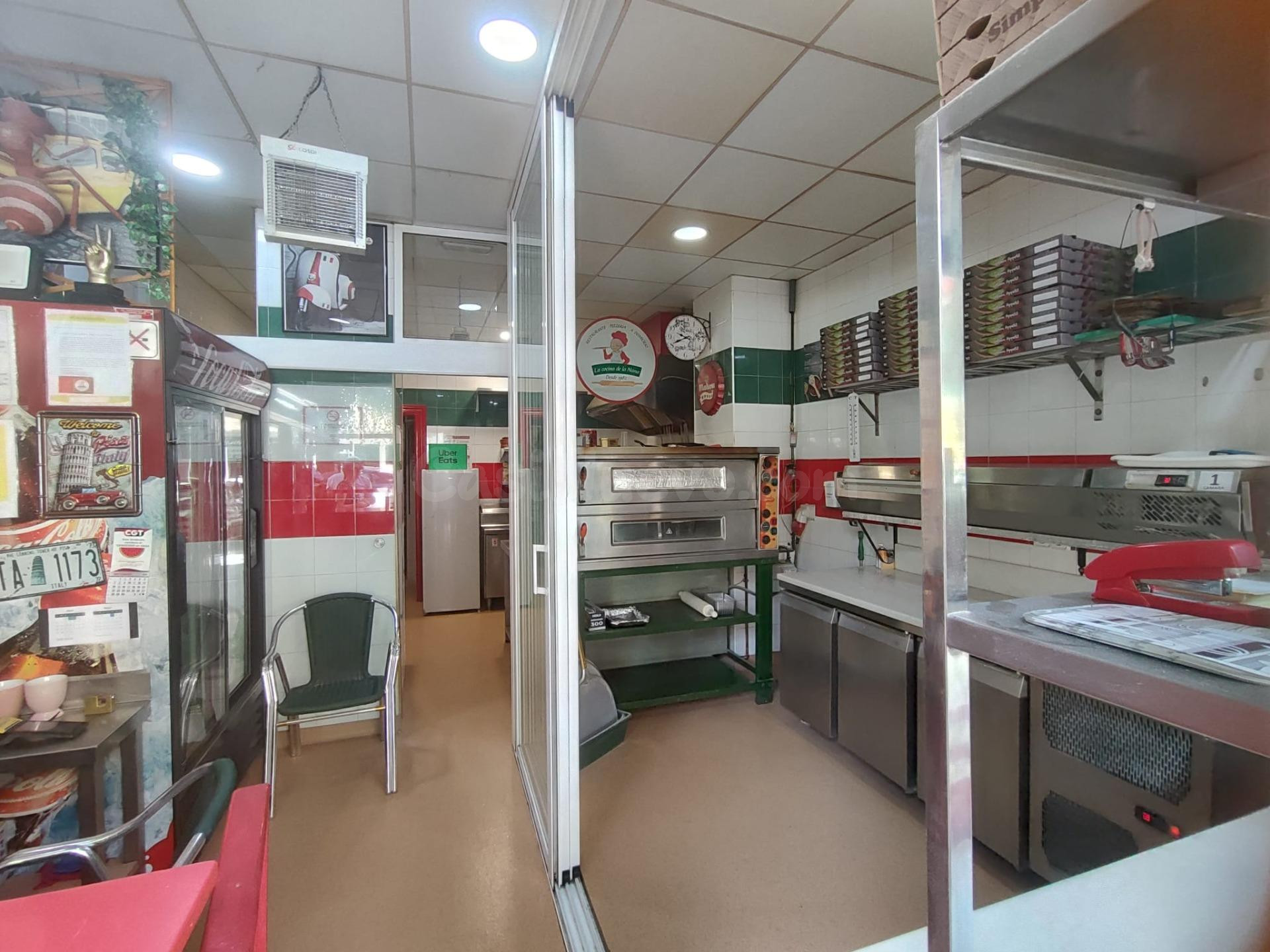 ¡Oportunidad Única! Traspaso de Pizzería en el Zaidín ✨ - foto 2