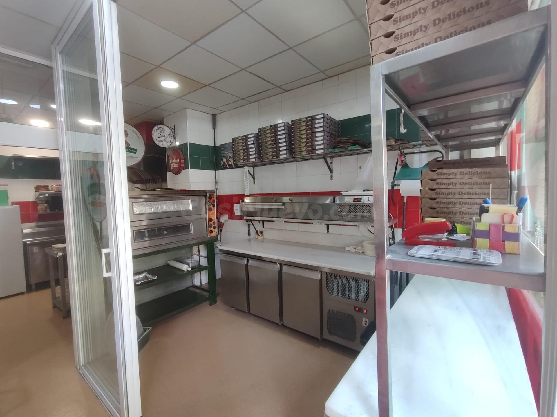 ¡Oportunidad Única! Traspaso de Pizzería en el Zaidín ✨ - foto 3
