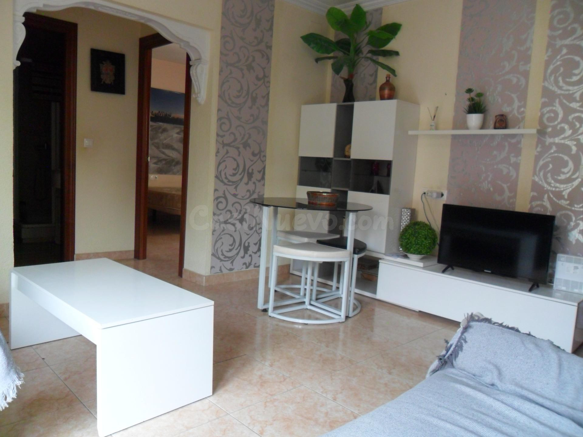 COQUETO PISO CON CALEFACCIÓN Y WIFI, EN ZONA COMUNITARIA AJA - foto 4