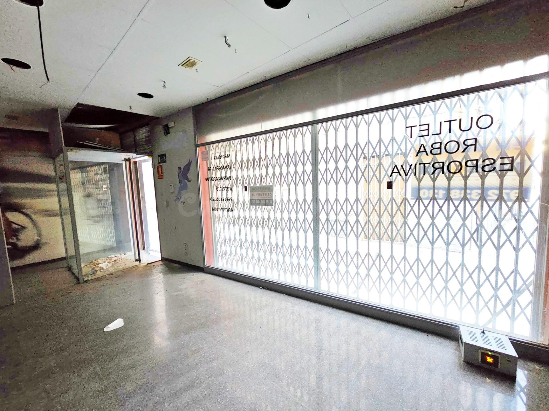 Ocasión. Local en 2 plantas en el casco antiguo de Olot - foto 3