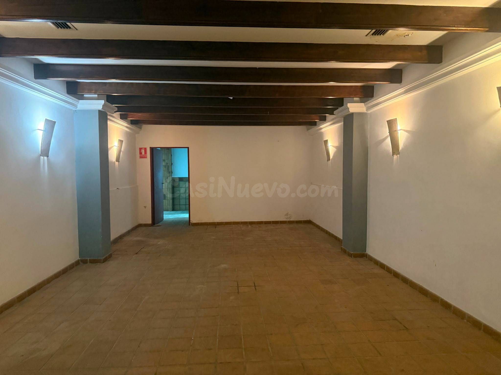 Amplio local comercial de 330 m2 en Palma | Gran visibilidad - foto 2
