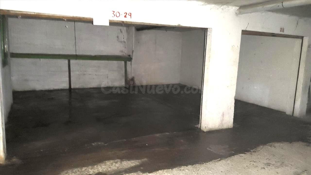 Plaza de párquing cerrada en La Farga - Banyoles
