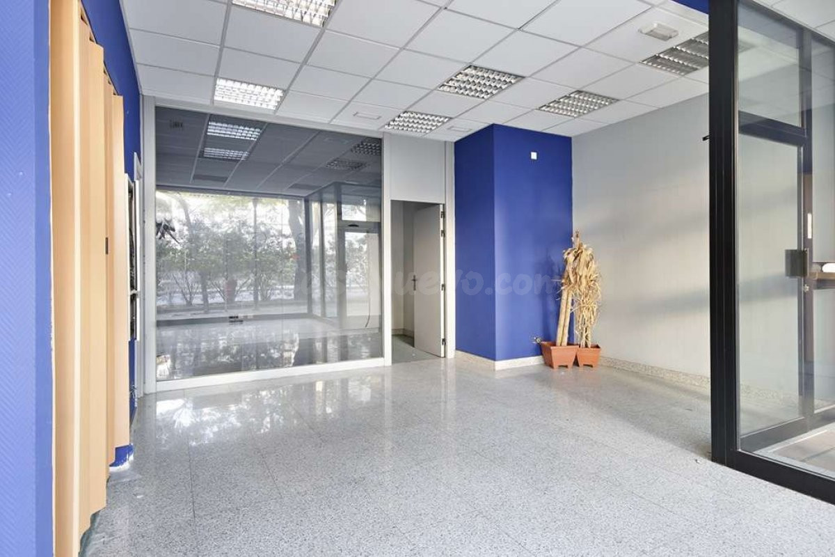 ALQUILER LOCAL COMERCIAL EN CALETA - foto 3