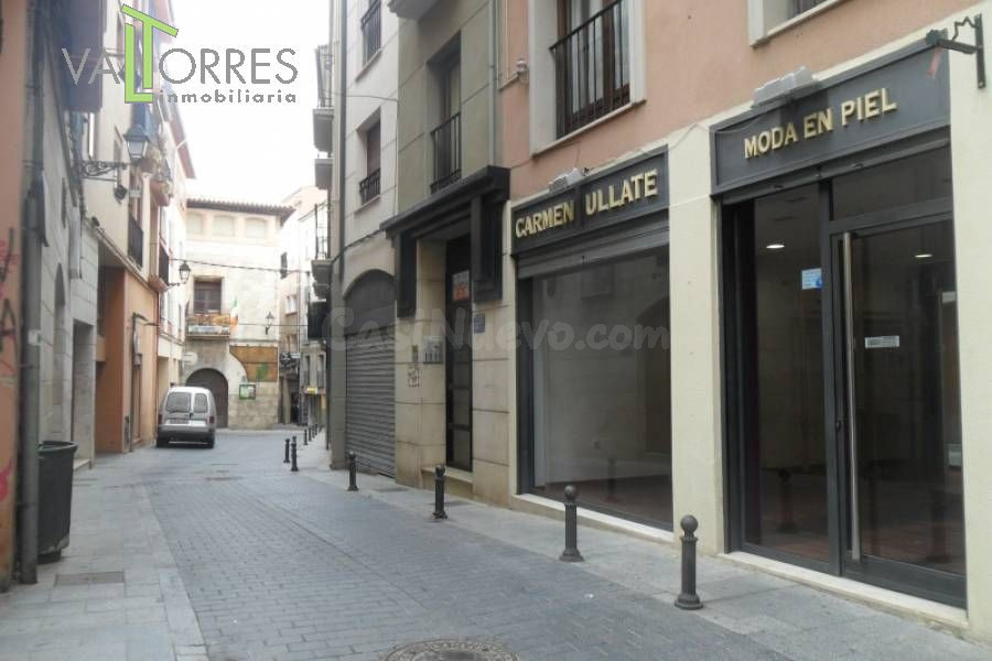 LOCAL COMERCIAL ACONDICIONADO EN EL CENTRO  PARA INSTALAR CUALQUIER ACTIVIDAD ¡DESDE YA! - foto 2