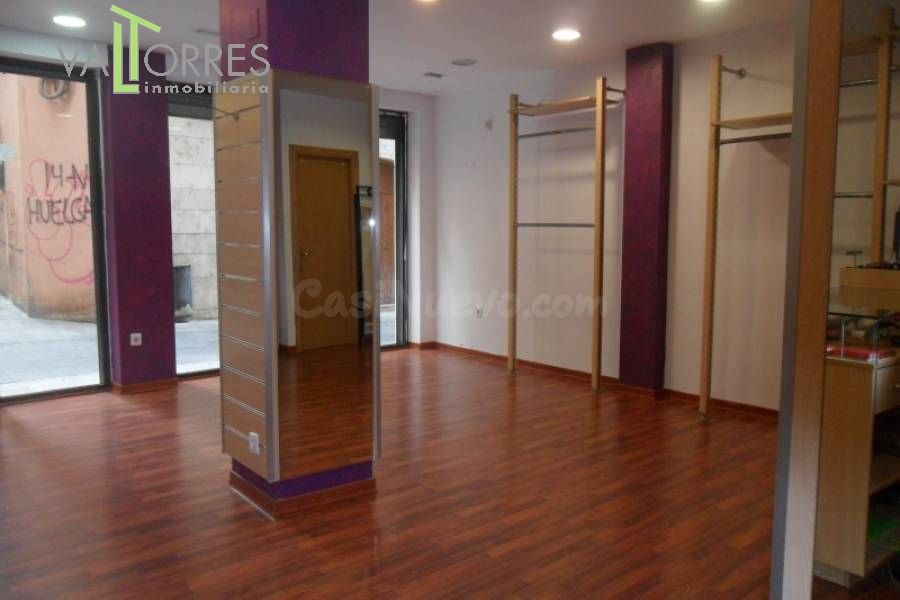 LOCAL COMERCIAL ACONDICIONADO EN EL CENTRO  PARA INSTALAR CUALQUIER ACTIVIDAD ¡DESDE YA! - foto 5