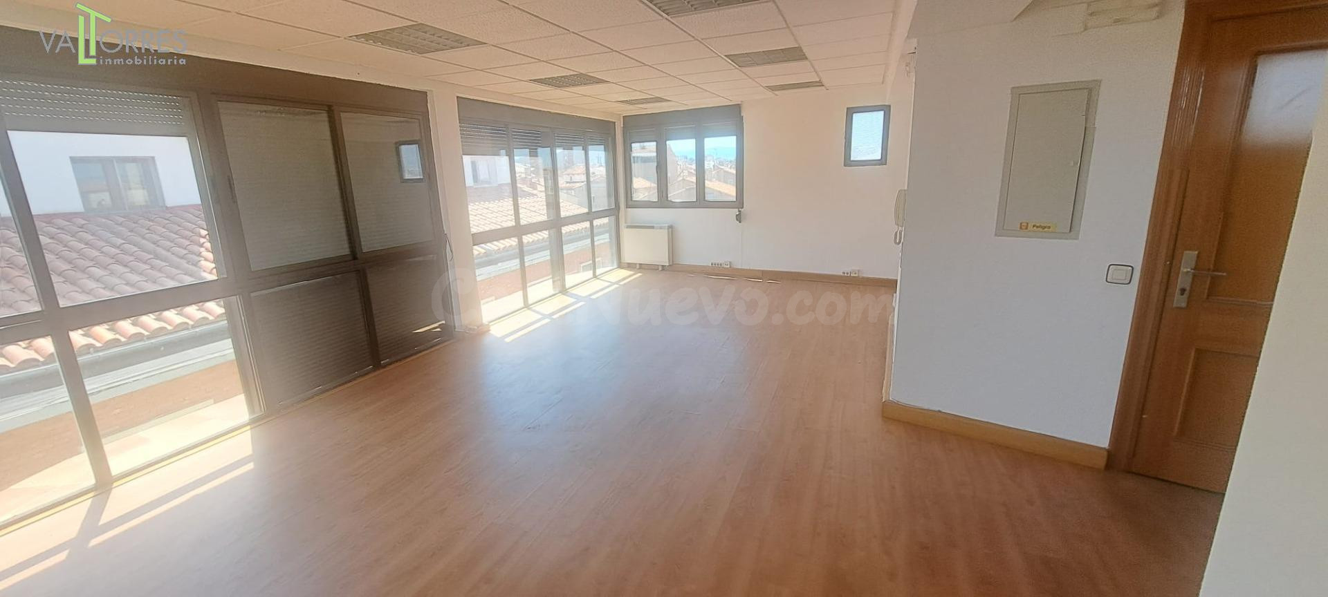 Oficinas en pleno centro de Teruel con unas vistas inmejorables - foto 2
