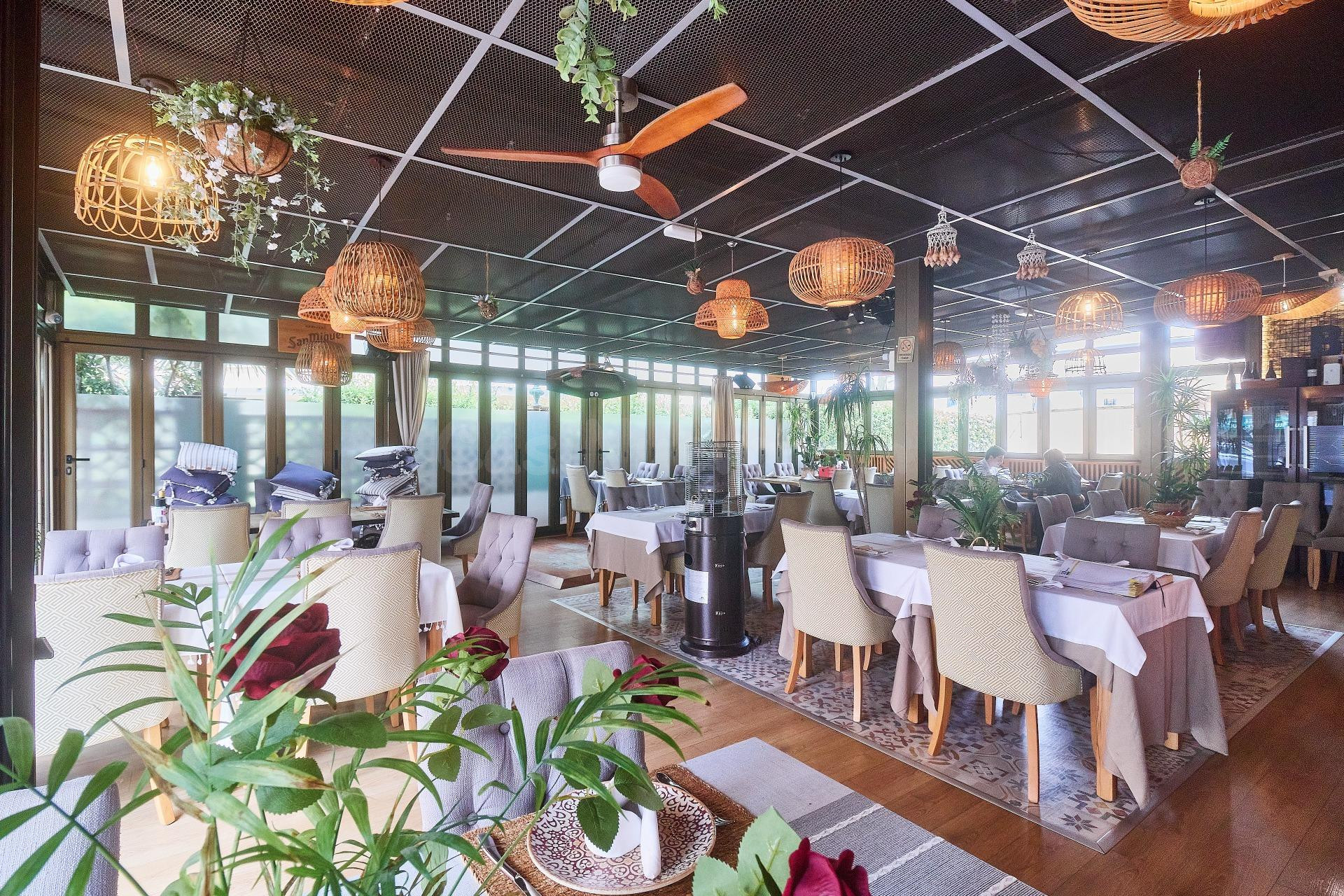 Emblemático restaurante funcionando a pleno rendimiento en F - foto 5
