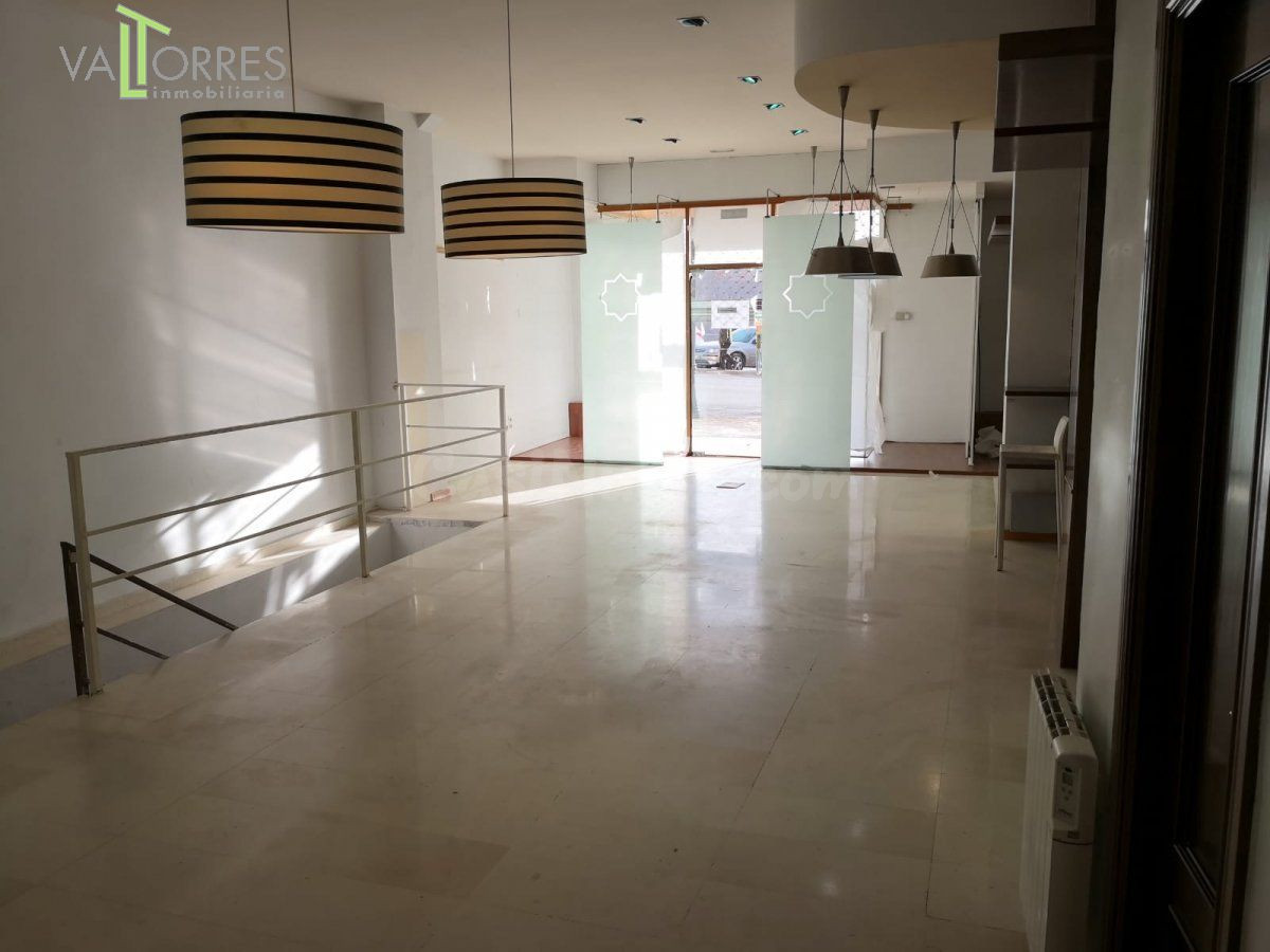 LOCAL COMERCIAL ACONDICIONADO TOTALMENTE  EN LA RONDA