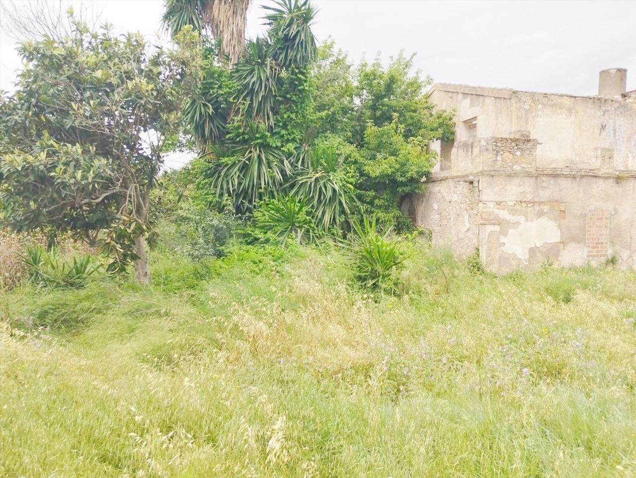 Finca urbanizable para viviendas en l'Eixample de Figueres