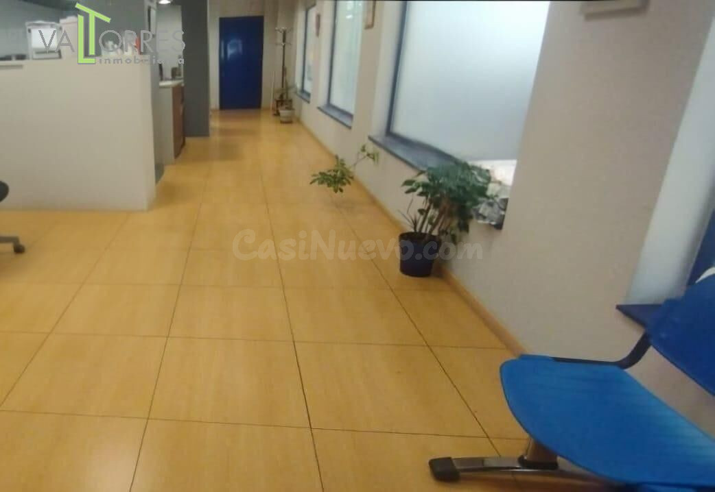 Local comercial totalmente acondicionado actualmente como uso de oficinas - foto 3