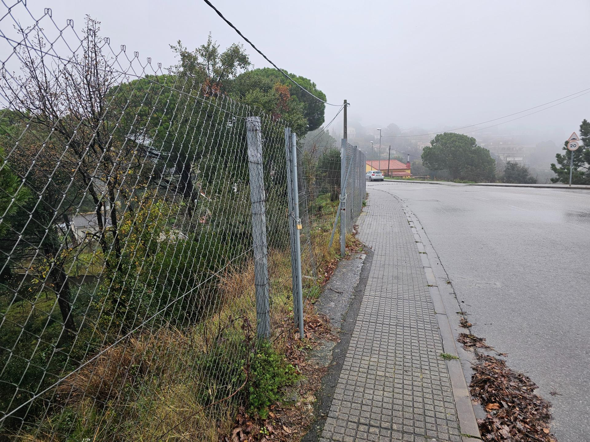 Amplia parcela en Can Fornaca - Riudarenes - foto 2