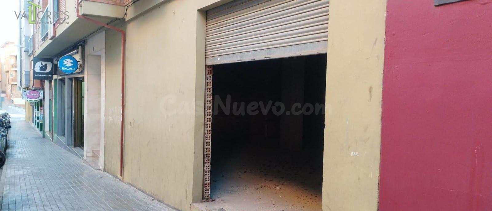 En barrio de San León en calle con gran actividad comercial - foto 5