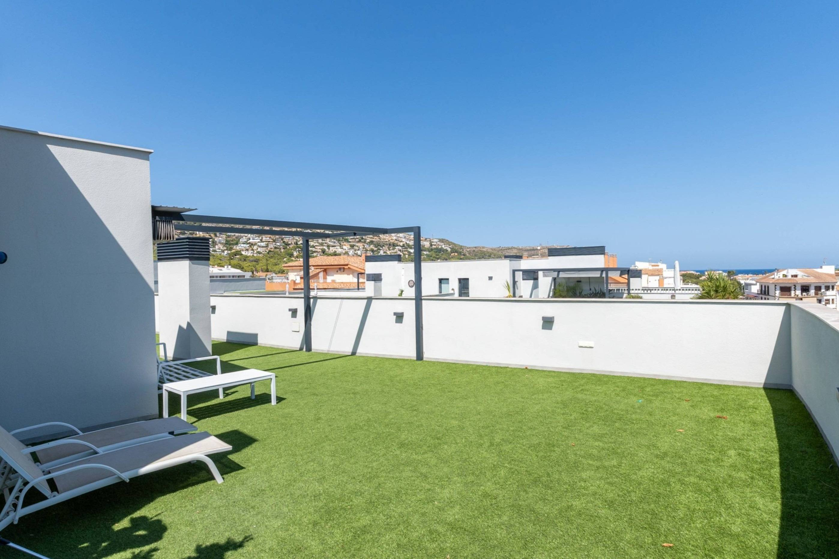 ESSENTIAL · ATICO DUPLEX CON AMPLIAS TERRAZAS Y HORIZONTE ME - foto 3