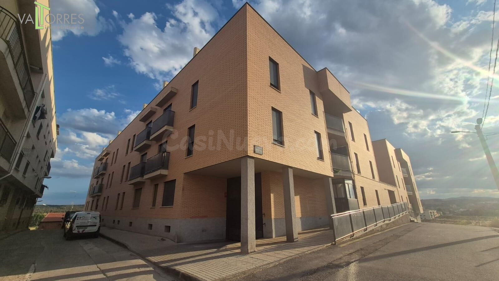 Vivienda con dos dormitorios y dos baños. En el barrio pedáneo de San Blas con plaza de garaje y trastero - foto 2