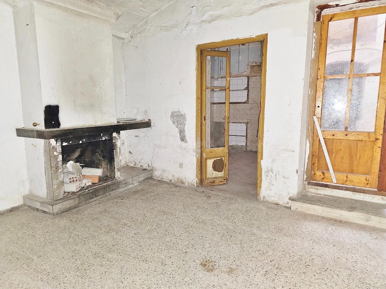 Casa a reformar con jardín o huerto en Pont Major - foto 2