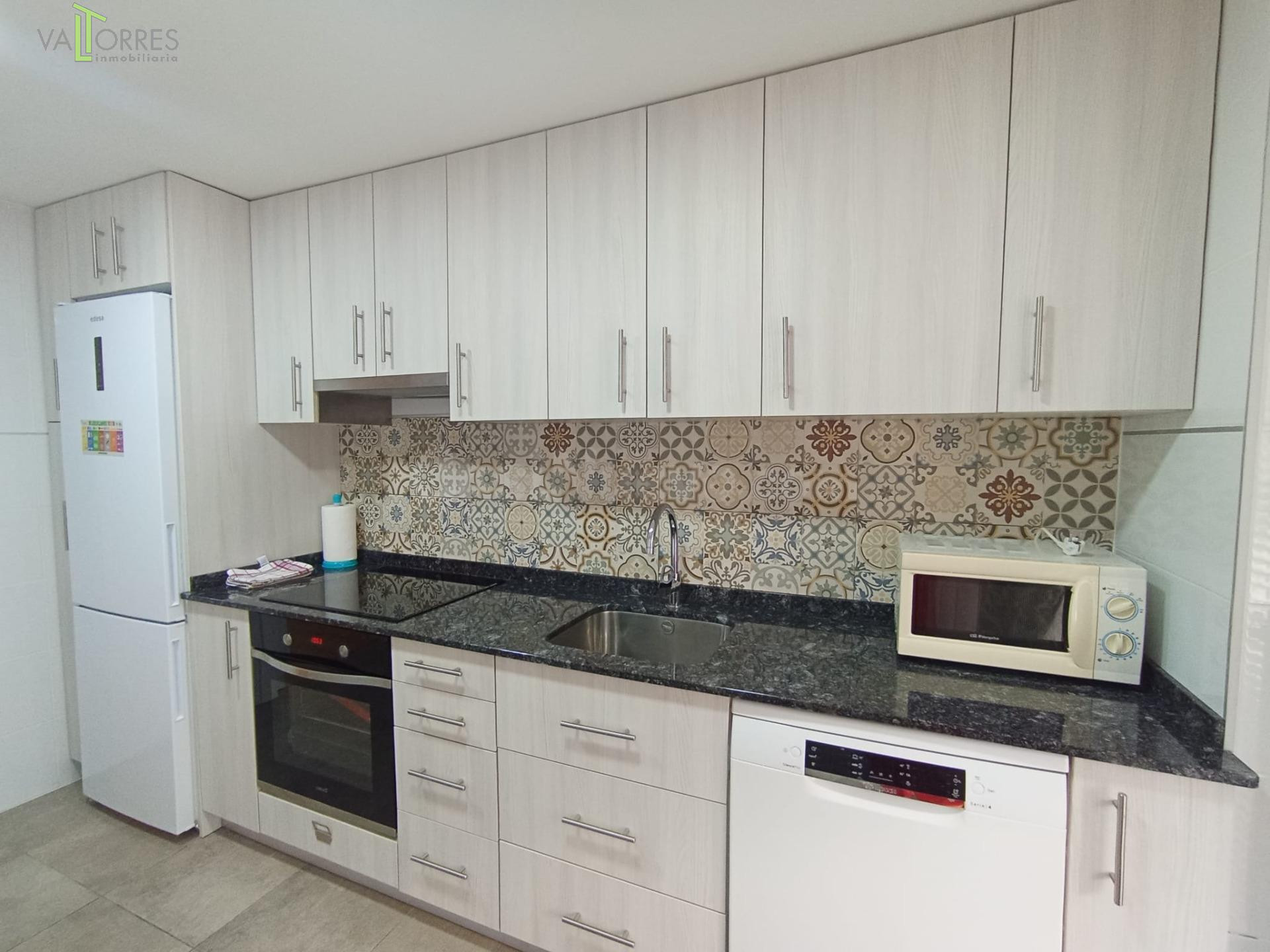 Excelente piso ubicado una de las zonas más cómodas y demandadas de la ciudad. - foto 4
