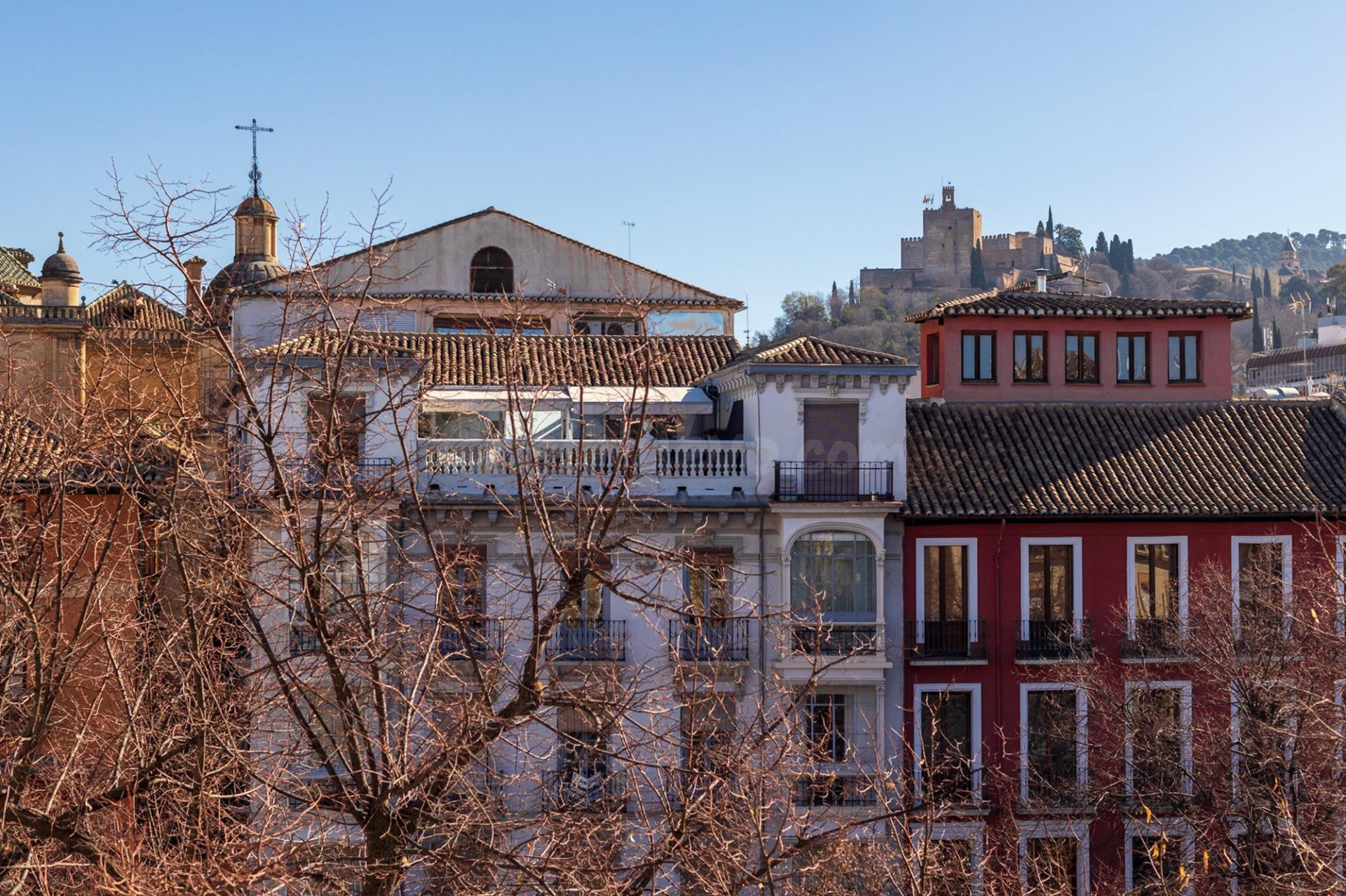 A LA VENTA EDIFICIO EN PLAZA BIB-RAMBLA - foto 2